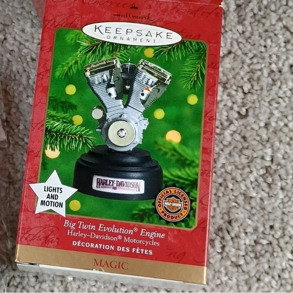 Hallmark Keepsake Harley-Davidson Big Twin Evolution Engine Ornament 2000
